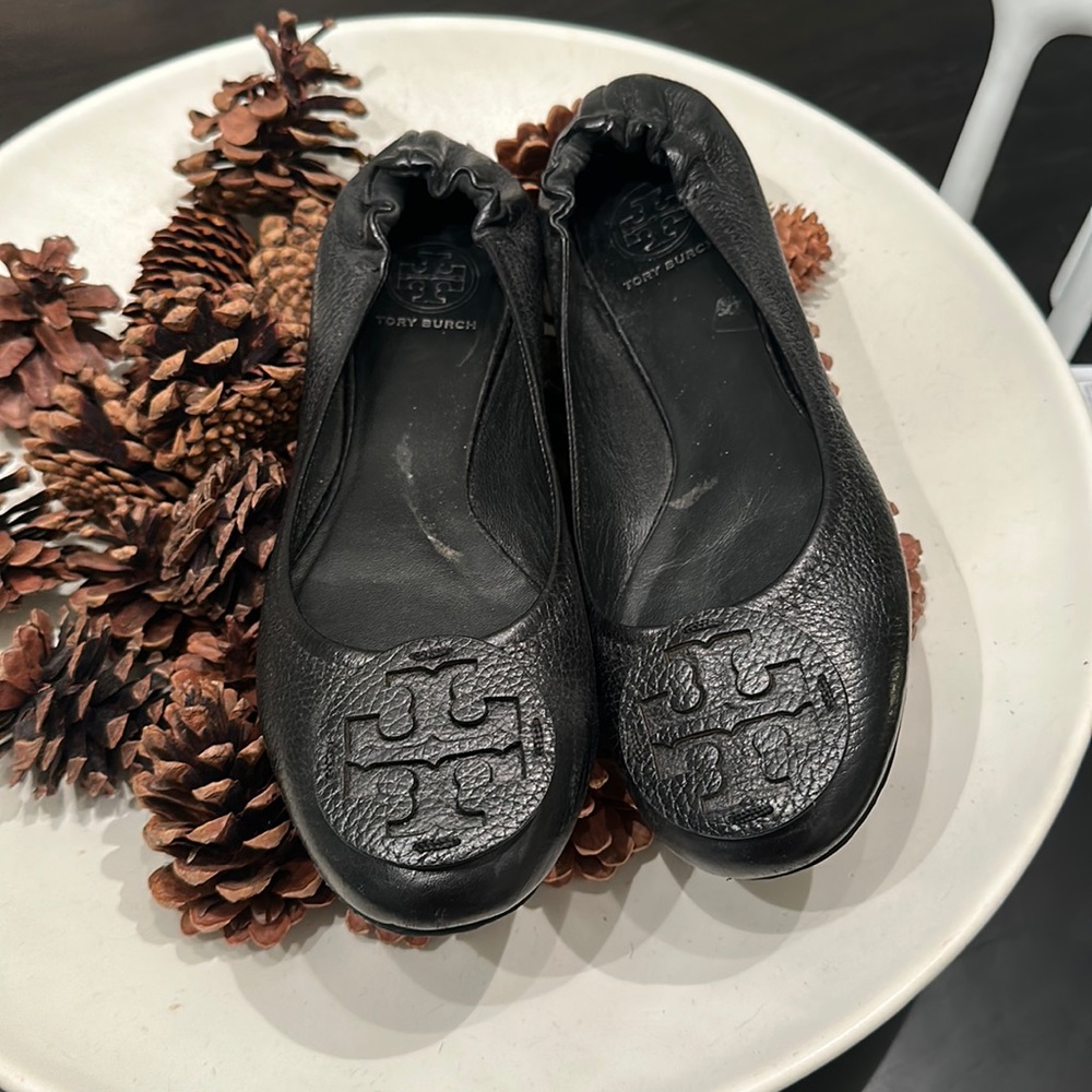 Tory Burch black leather flats